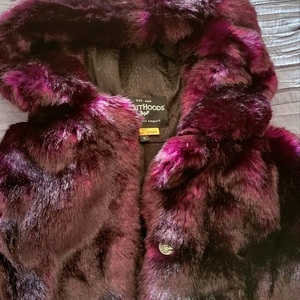 Spirithoods MIDNIGHT WOLF LUXE CLASSIC FAUX FUR COAT